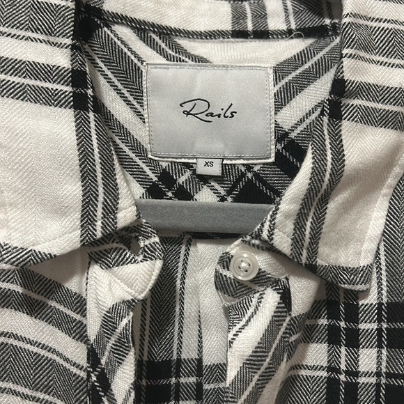 Rails women’s Hunter white and black flannel shirt in XS - Picture 2 of 3